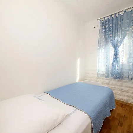 Apartment Rogosic 아파트