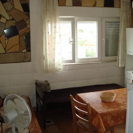 Apartment Rogosic Apartamento